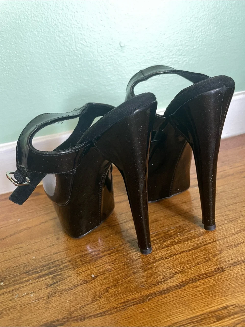 Hella Heels 6